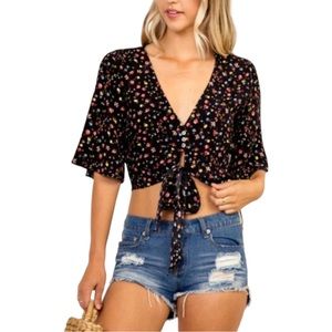 NWT Olivaceous Women’s short sleeve black floral crop top, Sz L